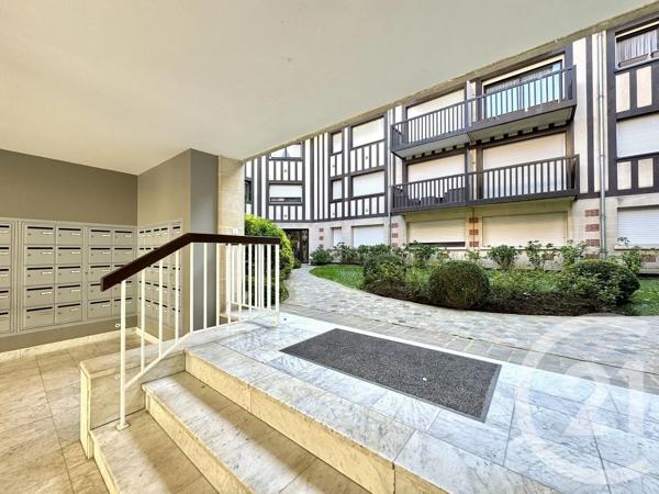 Appartement F3 à vendre  3 pièces - 52,16 m 2   DEAUVILLE  - 14