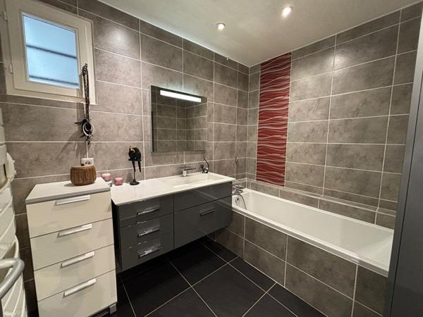 FAVERGES MAISON INDIVIDUELLE DE 7 PIECES AVEC TERRAIN DE 1043M²