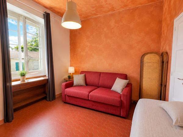 Maison
                                                                                                                                                                                                                                                                                                                        6 pièce(s)                                                                                                                                                                                                          4 chambre(s)                                                                                                                                                                                                          118  m²