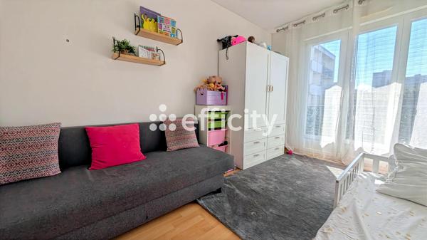Appartement
         3 pièces
        - 70 m² Exclusivité 260 000 € *