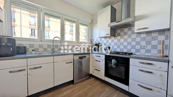 Appartement
         3 pièces
        - 70 m² Exclusivité 260 000 € *