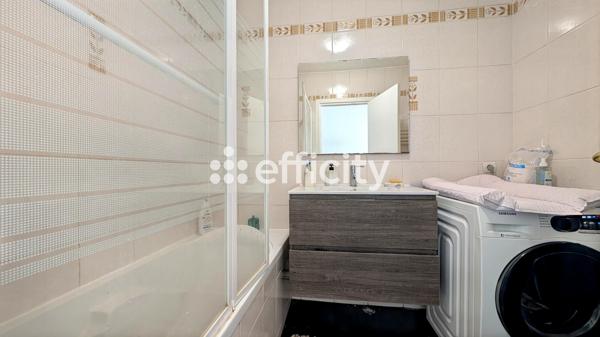 Appartement
         3 pièces
        - 70 m² Exclusivité 260 000 € *