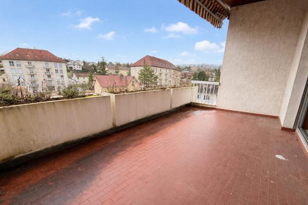 Appartement  à rénover / Lons-Le-Saunier / 5 pièces / 3 chambres / 125.97 m²