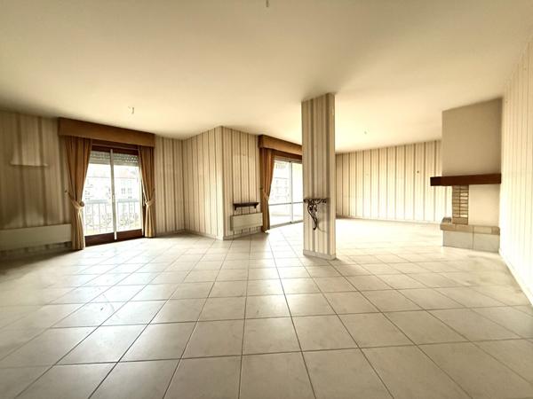 Appartement  à rénover / Lons-Le-Saunier / 5 pièces / 3 chambres / 125.97 m²
