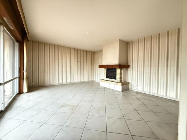 Appartement  à rénover / Lons-Le-Saunier / 5 pièces / 3 chambres / 125.97 m²