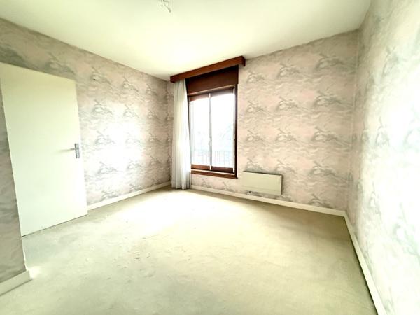Appartement  à rénover / Lons-Le-Saunier / 5 pièces / 3 chambres / 125.97 m²