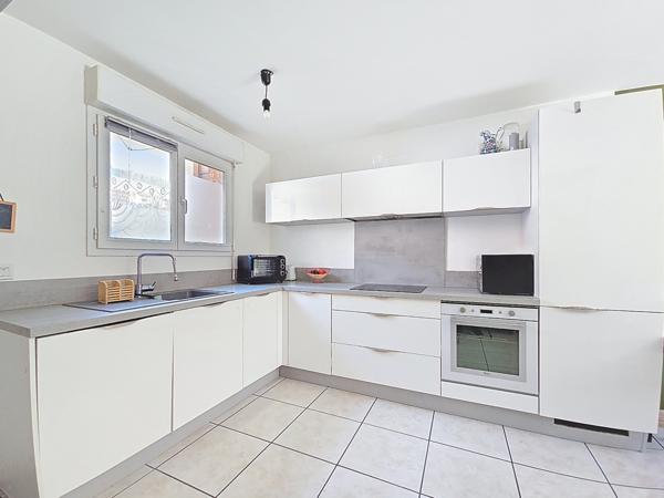 Maison mitoyenne au calme