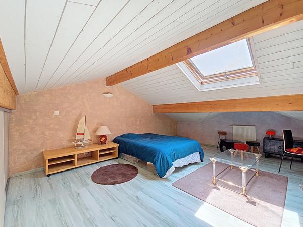 Maison mitoyenne au calme