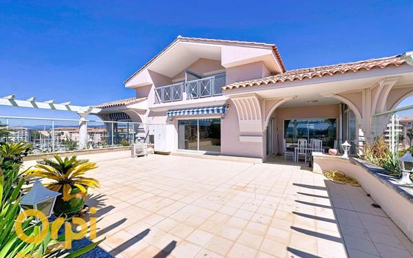 Appartement à vendre    7 pièces • 248,65 m2 Fréjus