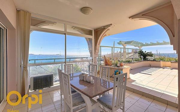 Appartement à vendre    7 pièces • 248,65 m2 Fréjus