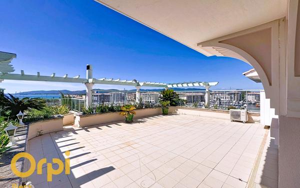 Appartement à vendre    7 pièces • 248,65 m2 Fréjus