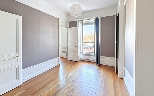 Appartement à vendre    2 pièces • 59 m2 Lyon 3