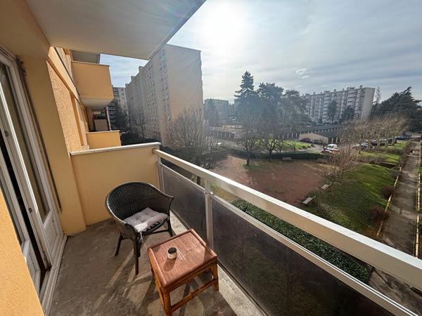 Luminosité, calme et volumes : Bel appartement familial de 82 m² ? Boulevard des Provinces , Sainte foy les lyon