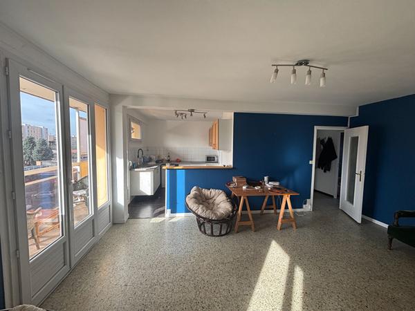 Luminosité, calme et volumes : Bel appartement familial de 82 m² ? Boulevard des Provinces , Sainte foy les lyon
