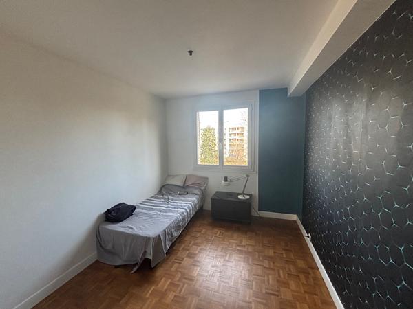 Luminosité, calme et volumes : Bel appartement familial de 82 m² ? Boulevard des Provinces , Sainte foy les lyon