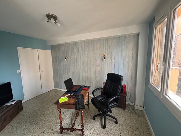 Luminosité, calme et volumes : Bel appartement familial de 82 m² ? Boulevard des Provinces , Sainte foy les lyon