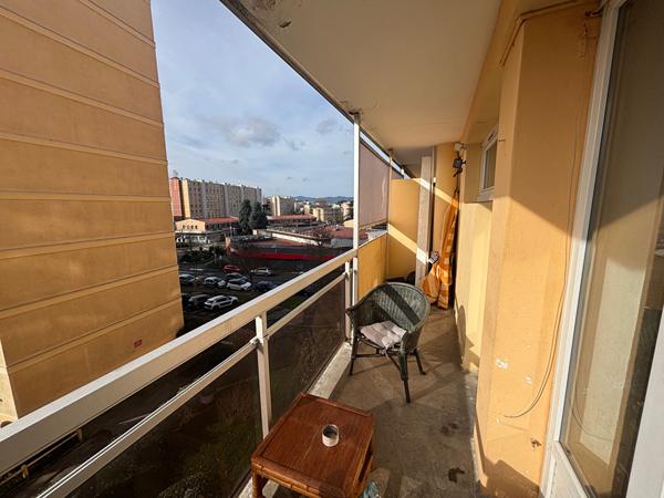 Luminosité, calme et volumes : Bel appartement familial de 82 m² ? Boulevard des Provinces , Sainte foy les lyon