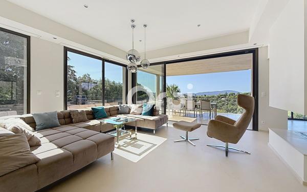 Maison à vendre    6 pièces •  Grimaud