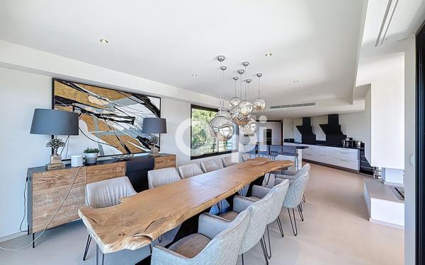 Maison à vendre    6 pièces •  Grimaud