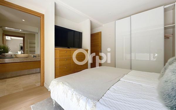 Maison à vendre    6 pièces •  Grimaud