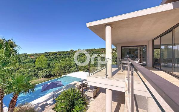 Maison à vendre    6 pièces •  Grimaud