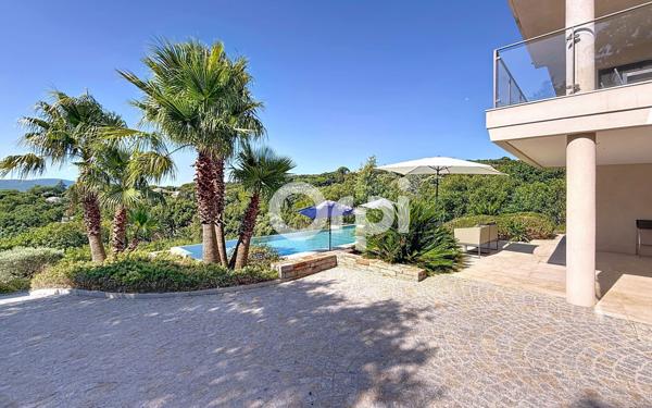 Maison à vendre    6 pièces •  Grimaud