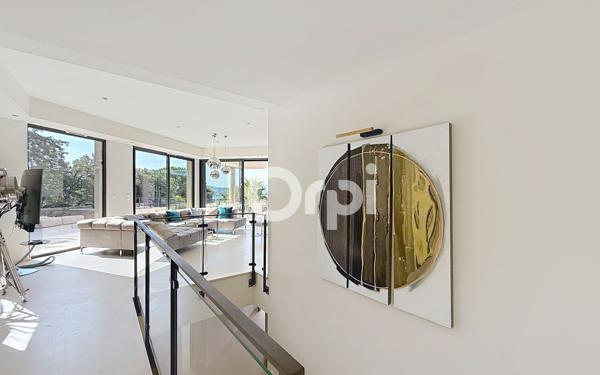 Maison à vendre    6 pièces •  Grimaud