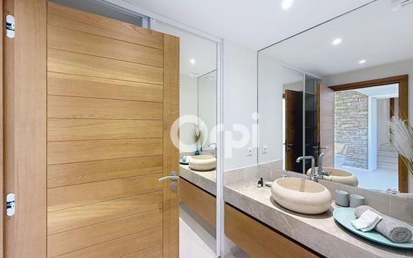 Maison à vendre    6 pièces •  Grimaud