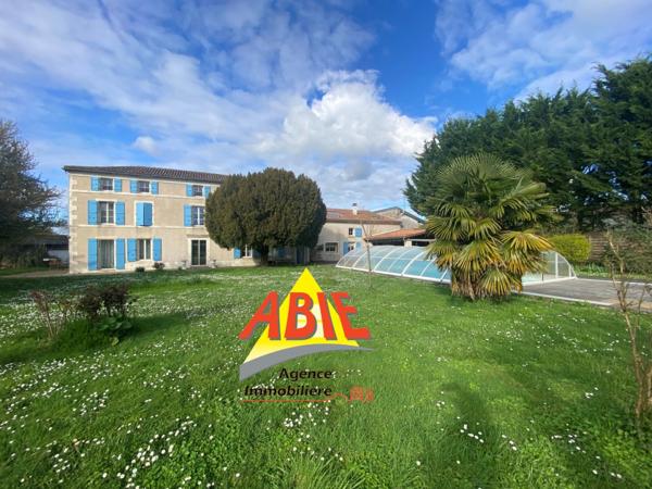 Maison  11 pièce(s)  7 chambre(s)  350 m²