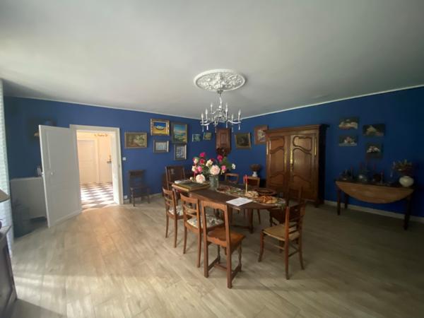 Maison  11 pièce(s)  7 chambre(s)  350 m²