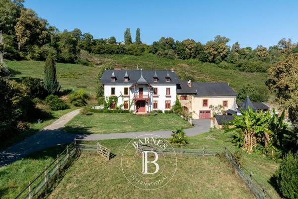Pau, Propriété 5 Chambres -  361 m² à vendre