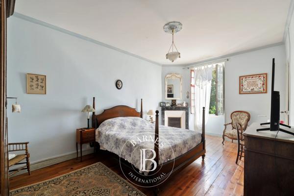 Pau, Propriété 5 Chambres -  361 m² à vendre