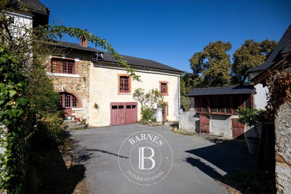 Pau, Propriété 5 Chambres -  361 m² à vendre