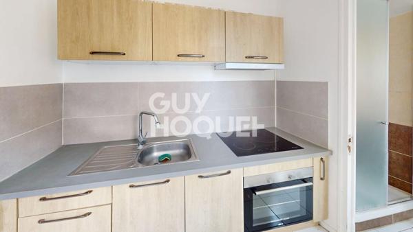 À VENDRE TYPE 2 DERNIER ÉTAGE MAGENTA, AU PIED DES COMMERCES ET PROXIMITÉ GARE EPERNAY