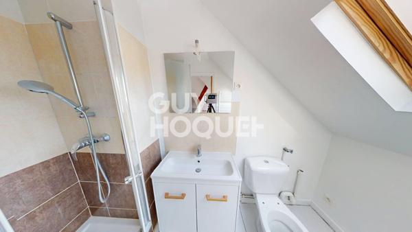 À VENDRE TYPE 2 DERNIER ÉTAGE MAGENTA, AU PIED DES COMMERCES ET PROXIMITÉ GARE EPERNAY