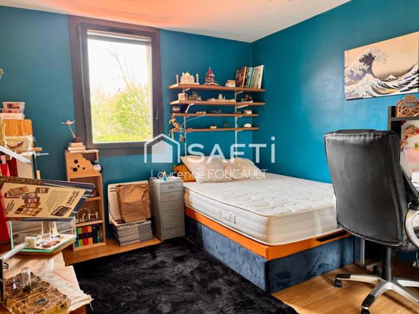 Maison de ville, parking.