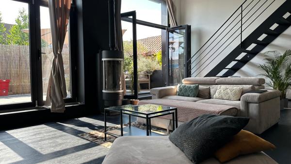 LOFT D’EXCEPTION AVEC DUPLEX, SOUPLEX, TERRASSE ET GARAGE SÉCURISÉ