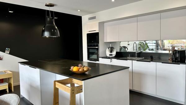 LOFT D’EXCEPTION AVEC DUPLEX, SOUPLEX, TERRASSE ET GARAGE SÉCURISÉ