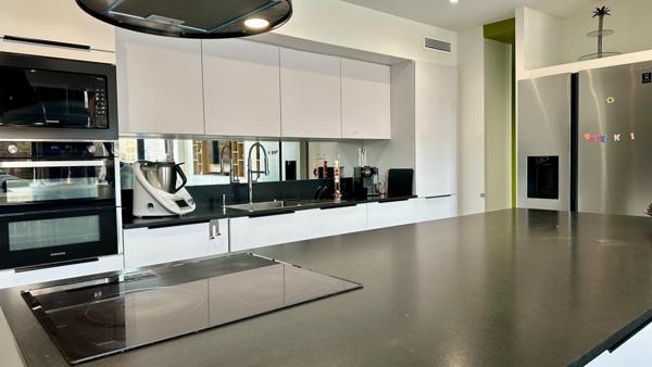 LOFT D’EXCEPTION AVEC DUPLEX, SOUPLEX, TERRASSE ET GARAGE SÉCURISÉ