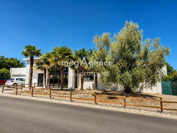 Maison à LA ROCHE-SUR-YON, 85000 - 8 pièces 316m²