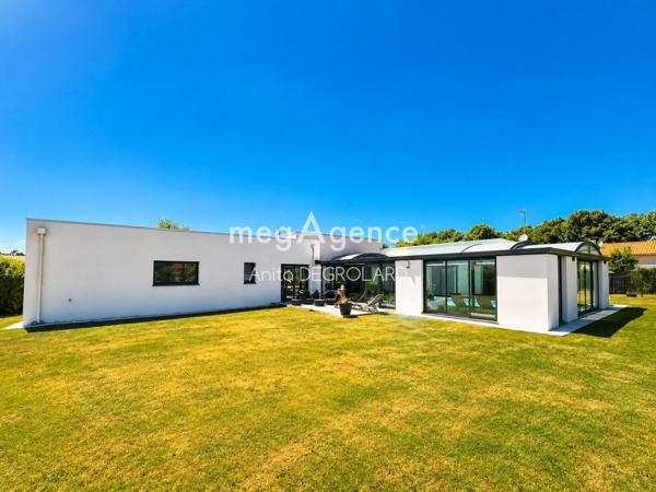 Maison à LA ROCHE-SUR-YON, 85000 - 8 pièces 316m²