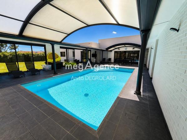 Maison à LA ROCHE-SUR-YON, 85000 - 8 pièces 316m²