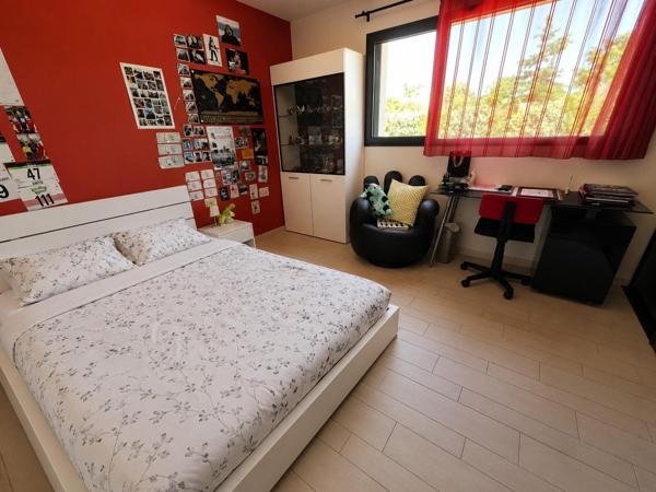 Maison à LA ROCHE-SUR-YON, 85000 - 8 pièces 316m²