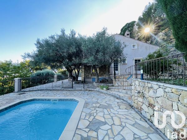 Maison à vendre 7 pièces 200 m² Le Revest-les-Eaux