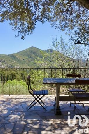 Maison à vendre 7 pièces 200 m² Le Revest-les-Eaux