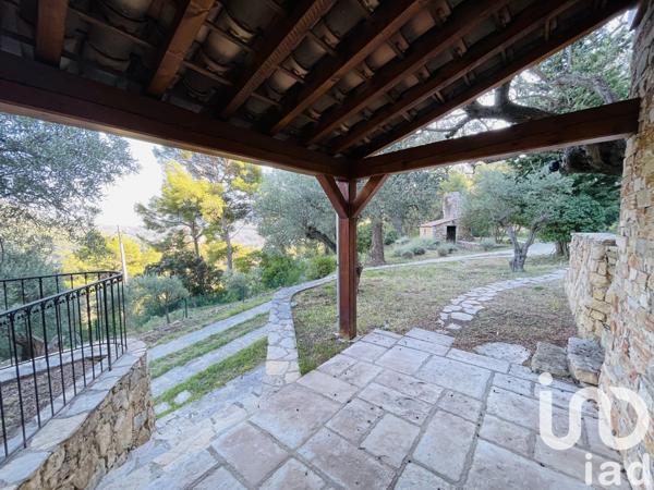 Maison à vendre 7 pièces 200 m² Le Revest-les-Eaux