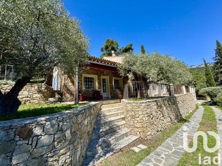 Maison à vendre 7 pièces 200 m² Le Revest-les-Eaux