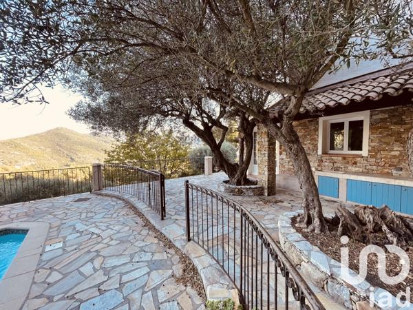 Maison à vendre 7 pièces 200 m² Le Revest-les-Eaux