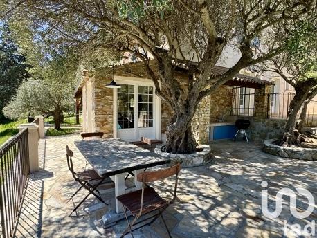 Maison à vendre 7 pièces 200 m² Le Revest-les-Eaux