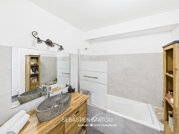 Appartement cosy 60m2 avec terrasse proximité tous commerces